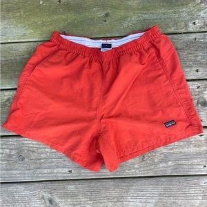Patagonia women’s baggies shorts size M orange